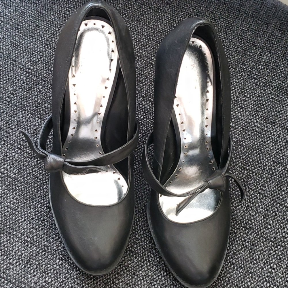 BCBG Paris Black Platform Heels